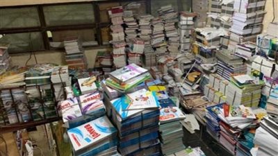 ضبط مكتبة غير مرخصة تبيع كتبًا دراسية بدون تصريح في الأزبكية