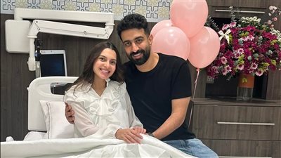 كارمن سليمان ومصطفى جاد يعلنان عن ولادة طفلتهما في الرياض