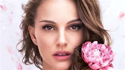 جمال التصاميم والإبداع في معرض كريستيان ديور، استمتع معنا 