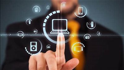 ما هي المنصات الذكية السبع لإنجاز المعاملات الحكومية في الإمارات