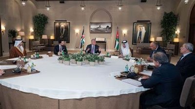 ملك الدنمارك يستقبل عبد الله بن زايد في كوبنهاغن