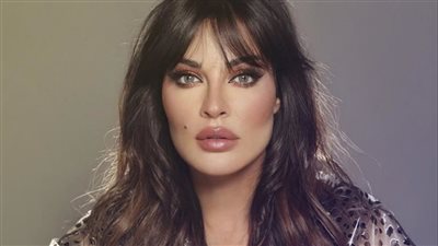 نادين نجيم تفتتح متجر تجميل خاص بها 