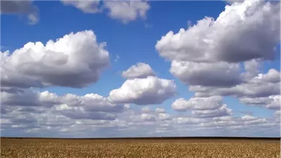 نوع من السحاب يمكن أن يزن أكثر من 80 فيلًا