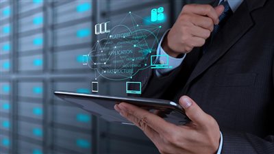 كيف تحولت شركة ناشئة صغيرة إلى عملاق تكنولوجي بقيمة 100 مليار دولار
