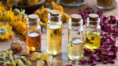 العلاج بالزيوت العطرية: ما بين العلم والادعاءات