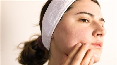 المايكروبيوم الجلدي: سر البشرة المتوهجة