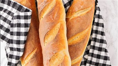 الخبز الكوبي المسطح القديم يعود إلى الواجهة مع تفاقم الأزمة الاقتصادية