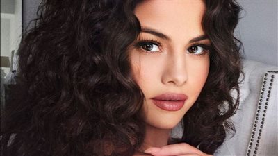 إيد شيران يكشف عن خطط زفاف سيلينا جوميز وبيني بلانكو في اختبار كشف الكذب