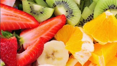 6 فواكه تحتوي على فيتامين سي أكثر من البرتقال لصحة الجسم  