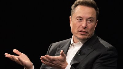 القصة الكاملة وراء عمليات الفصل الجماعي التي قام بها إيلون ماسك لموظفي Tesla Supercharge