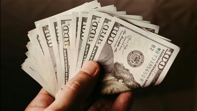 الجنيه المصري يستقر نسبيًا أمام الدولار ليوم 8 مايو 2026 بعد تباطؤ التضخم وعودة الترقب لقرارات الفائدة