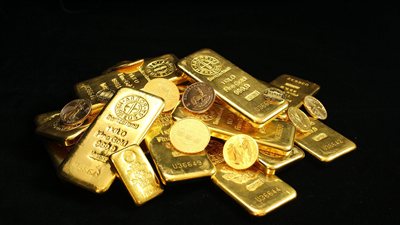 الذهب العالمي يتماسك قرب مستويات مرتفعة وسعره في مصر ليوم 10 يونيو 2026