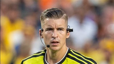 بعد انتشار خبر ايقافه الـ FIFA تكشف مصير الحكم في مباراة مصر والارجنتين