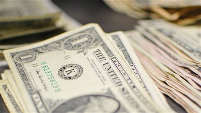 الجنيه المصري يحافظ على استقرار حذر أمام الدولار ليوم 17 يوليو 2026 وسط ترقب الأسواق لبيانات اقتصادية 