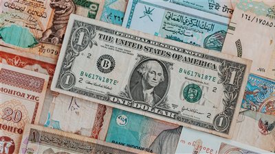 تراجع محدود في أسعار عدد من العملات الأجنبية والعربية أمام الجنيه مع بداية تعاملات 9 أغسطس 2026
