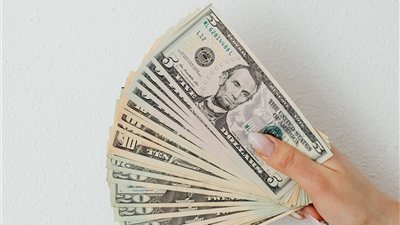 الجنيه المصري يتحرك قرب 52.28 جنيه للدولار والدرهم الإماراتي يسجل 14.24 جنيه في أحدث أسعار المركزي ليوم 17 سبتمبر 2026