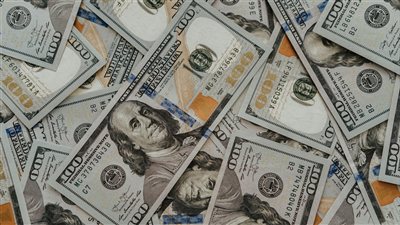 استقرار الدولار أمام الجنيه المصري قرب 51.8 جنيه مع بداية تعاملات الأحد 27 سبتمبر 2026 وترقب حركة السوق