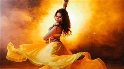 تحدي الرقصة العكسية يجتاح السوشال ميديا