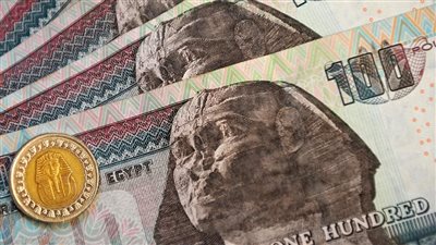 الجنيه المصري يتأثر بتراجع السياحة.