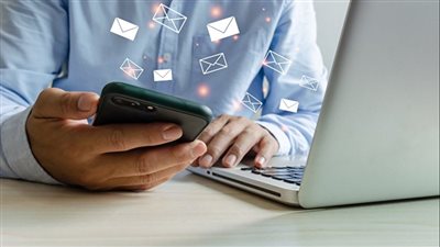 تطبيق يولّد نماذج أعمال كاملة من فكرة بسطر واحد 