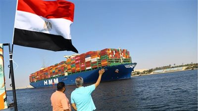 توقعات بانخفاض إيرادات قناة السويس إلى 900 مليون دولار في الربع الرابع