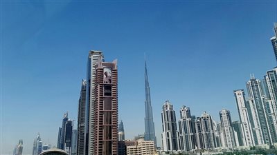 القطاع الخاص غير النفطي في الإمارات: نمو مطرد يعكس قوة الإنتاج وثقة الأعمال في عام 2025