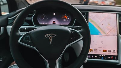 مراجعة سيارة Tesla Model S Plaid: تسارع مذهل وتقنيات متقدمة ولكن هل هي الخيار الأمثل للمستهلكين؟