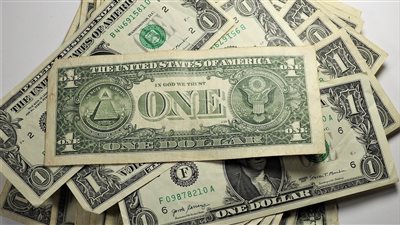 الجنيه المصري ينخفض إلى نحو 49 جنيه مقابل الدولار وسط تحركات بنكية متفاوتة وسعره ليوم 12 يوليو 2025