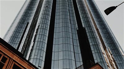 نمو أرباح بنك أبوظبي الأول بنسبة 29% في الربع الثاني يفوق التوقعات ويعزز ثقة المستثمرين في القطاع المصرفي