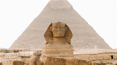مسافرون أستراليون يتركون أوروبا ويتجهون نحو مصر كوجهة جديدة بعيدًا عن الازدحام السياحي والقيود المفروضة