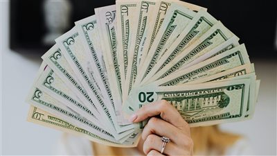 استقرار نسبي للدرهم الإماراتي مقابل الدولار يوم 28 أغسطس 2025
