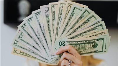 الجنيه المصري يُظهر استقرارًا نسبيًا مقابل الدولار بانخفاض طفيف وسط توقعات بأن الحركة محدودة خلال ساعات التداول الحالية ليوم 3 سبتمبر 2025