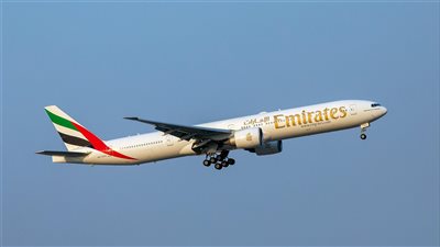 بنك الإمارات دبي الوطني يموّل طائرتين لـطيران الإمارات بقيمة 350 مليون دولار ما يعكس دعم القطاع المالي للخطوط الوطنية واستراتيجية التوسع الجوية 