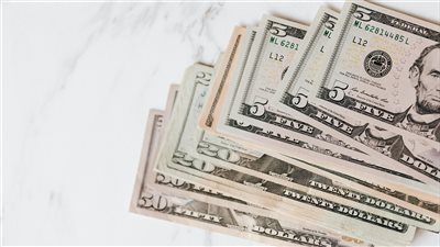 الجنيه المصري يستأنف تراجعه تدريجياً مقابل الدولار ويثير تساؤلات حول استدامة التدفق النقدي الأجنبي ليوم 7 سبتمبر 2025