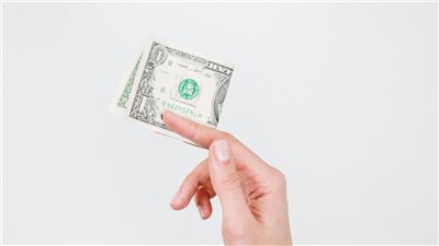 الدرهم الإماراتي يظل مستقراً مقابل الدولار عند 3.6725 وسط استقرار نسبي في أسواق العملات ليوم 9 سبتمبر 2025