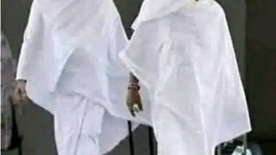 رجلان حجا بيت الله الحرام 