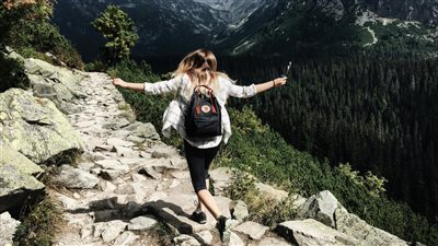 تنقّل جيل زد اللحظي يصبح استراتيجية سفر مبتكرة بأسعار معقولة 