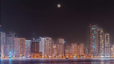 بورصات دبي وأبوظبي تفوقت بعد ارتفاع أصول البنوك والاستثمارات إلى تريليونات الدراهم 