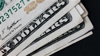 الدرهم الإماراتي يحافظ على استقراره أمام الدولار وسط توقعات بتغيرات بسيطة في السياسة النقدية الأمريكية ليوم 12 سبتمبر 2025