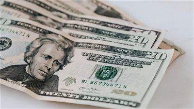 استقرار الدرهم الإماراتي مقابل الدولار رغم الضغوط العالمية على العملات الناشئة ليوم 15 سبتمبر 2025