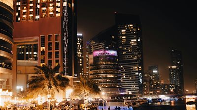 مستثمرون أجانب يحتفون بتعديلات قانونية تسمح بالملكية الكاملة للشركات الأجنبية في أنشطة محددة داخل الإمارات