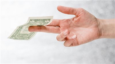 درهم الإمارات يسجل تراجعًا ملحوظًا أمام الجنيه المصري في البنوك المصرية ليوم 24 سبتمبر 2025