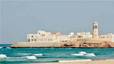 سلطنة عُمان تقدم ولاية صور كوجهة سياحية بديلة بعيدًا عن الزحام