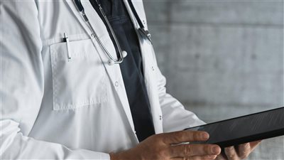 فريق بحث طبي يعلن اكتشافًا واعدًا في علاج أمراض القلب بتقنية قائمة على الخلايا الذكية
