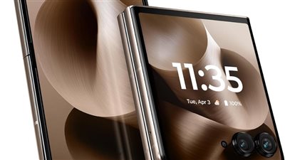مراجعة هاتف Motorola Razr Ultra 2025 تبرز تفوقه في الأداء والشاشة القابلة للطي مع ملاحظة بعض التحديات في التكامل البرمجي
