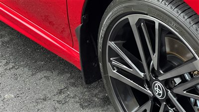 مراجعة جديدة تُبرز مزايا قيادة سيارة تويوتا بريوس PHEV 2025 في الاستخدام اليومي 