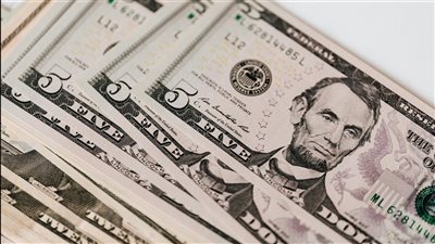 الجنيه المصري يشهد استقراراً نسبياً مقابل الدولار بعد موجة تقلبات قوية ليوم 17 أكتوبر 2025