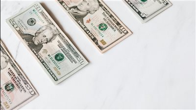 الدرهم الإماراتي يثبت عند مستوى 3.6725 مقابل الدولار مع ثبات ربط العملة بالخارج وفق بيانات رسمية ليوم 29 أكتوبر 2025