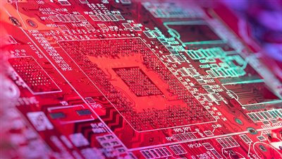 كوالكوم تكشف عن معالجات AI‑200 وAI‑250 لتعزيز المنافسة مع نفيديا في سوق مرافق البيانات