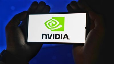 Nvidia تتجاوز تريليون دولار بفضل تسارع الطلب على شرائح الذكاء الاصطناعي